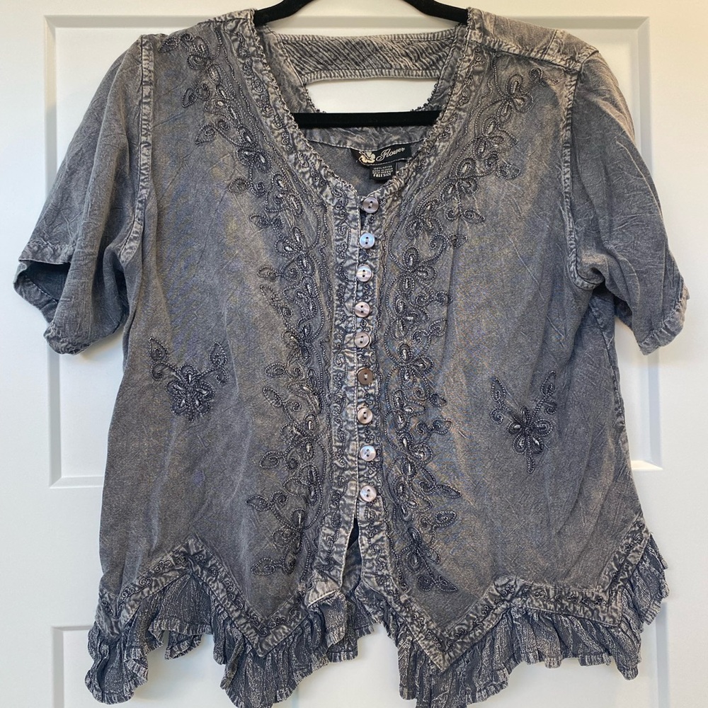 Gray Ruffled Buttoned Short Sleeve Blouse Free Size
